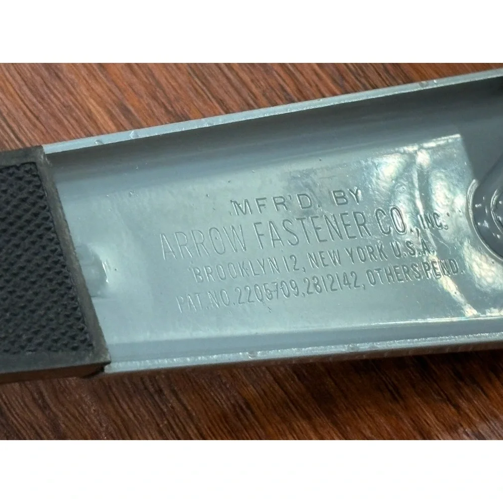 Vintage Arrow 207 Heavy Duty Deluxe Standard Stapler Grey Made In USA